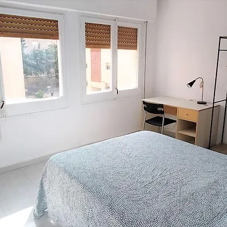Beautiful Private And Exterior Double Room. Esplugues de Llobregat